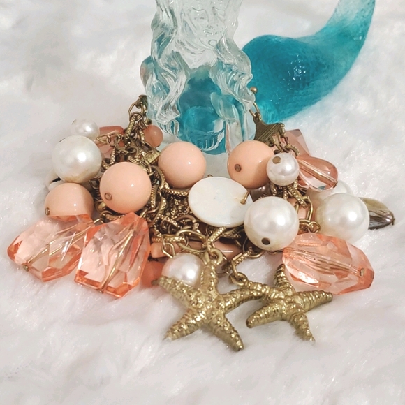 Goldtone faux pearls starfish peach acrylic shells bracelet - Picture 4 of 6